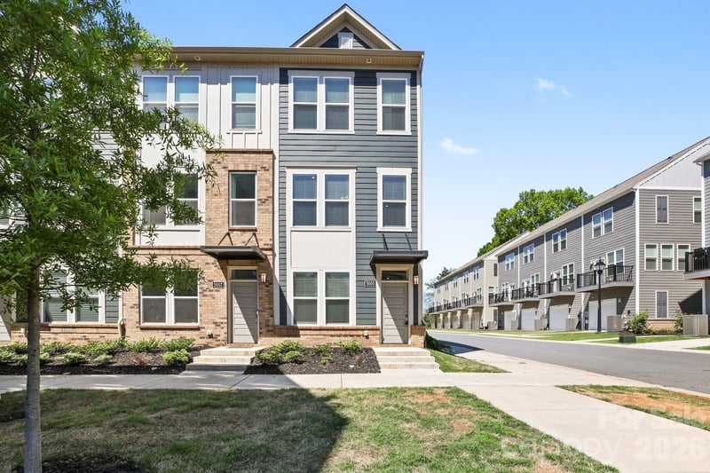5005 Sovereignty Court, Charlotte, NC - 3 beds, 4 baths, 1,428 sqft - $469,900