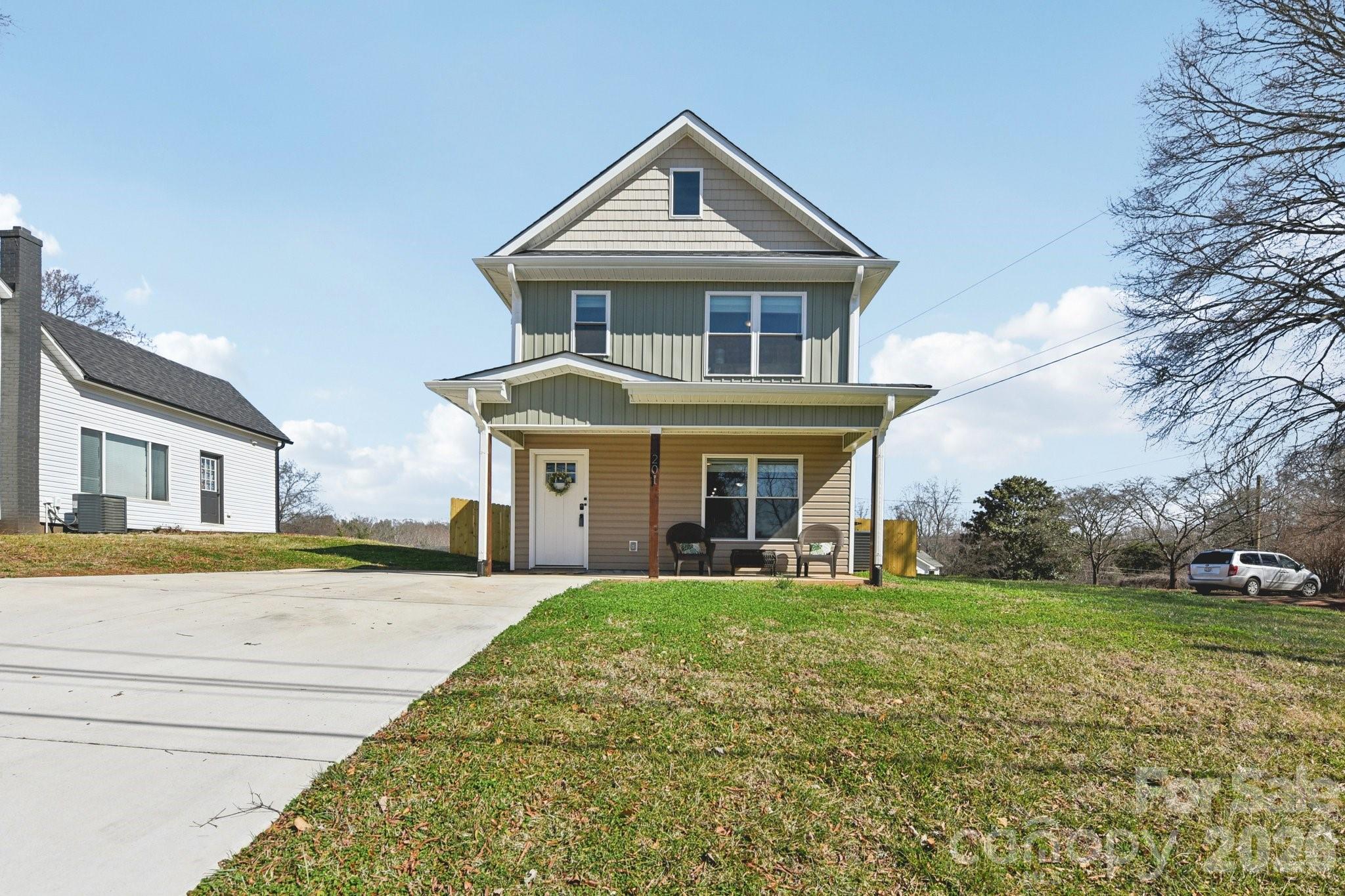 201 N Davis Avenue, Newton, NC. property listing photo