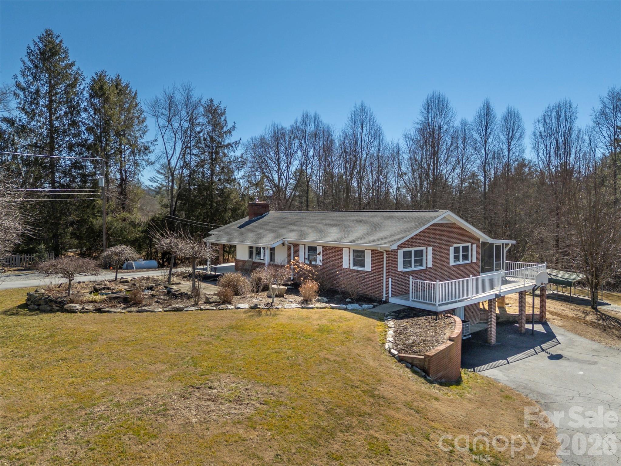 590 Big Oak Road, Hendersonville, NC. property listing photo