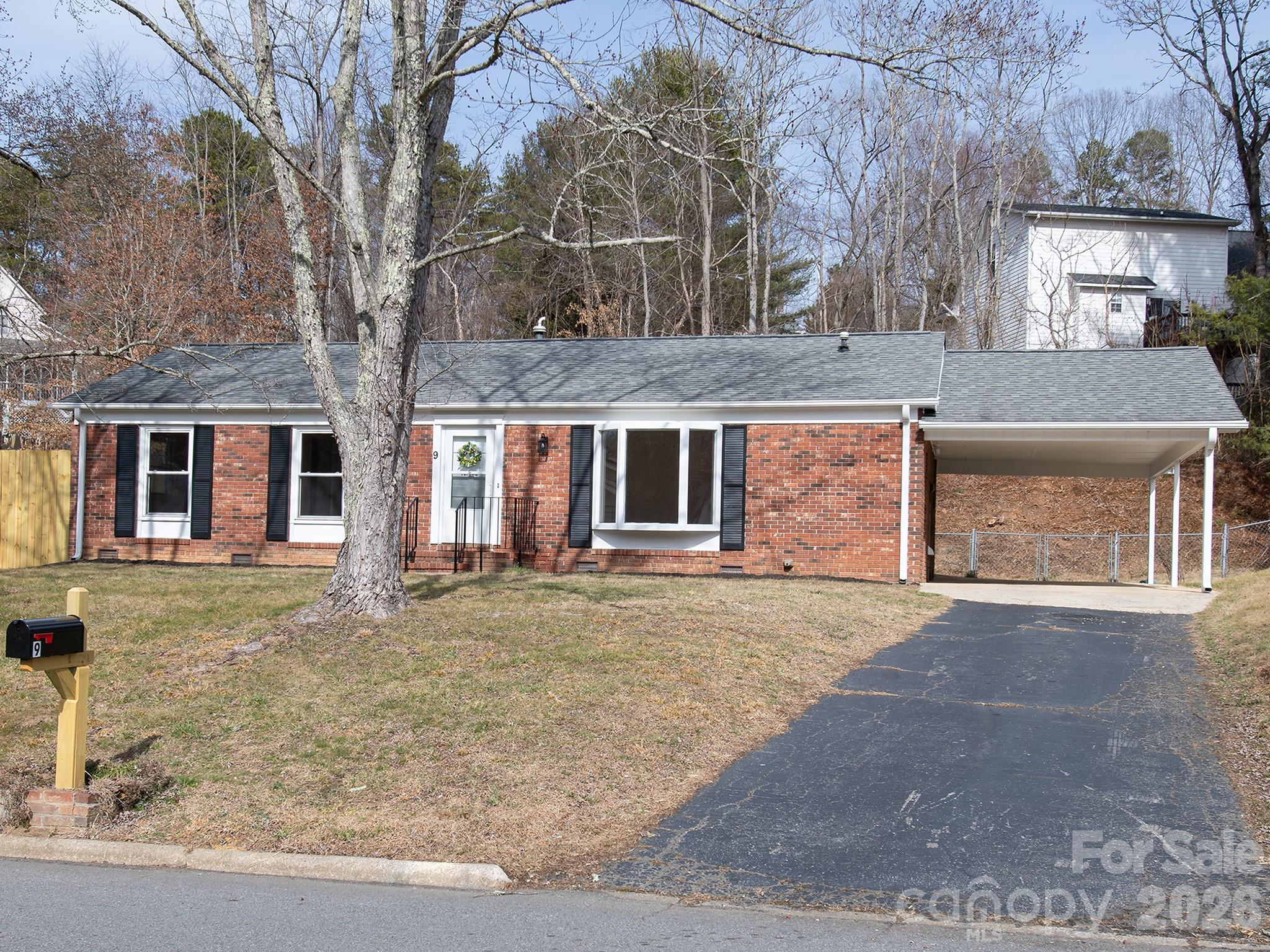 9 Lynwood Circle, Asheville, NC. property listing photo