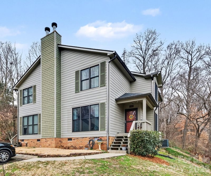 3240 Carlyle Drive NW, Concord, NC - 4 beds, 2.5 baths, 1,531 sqft - $225,000