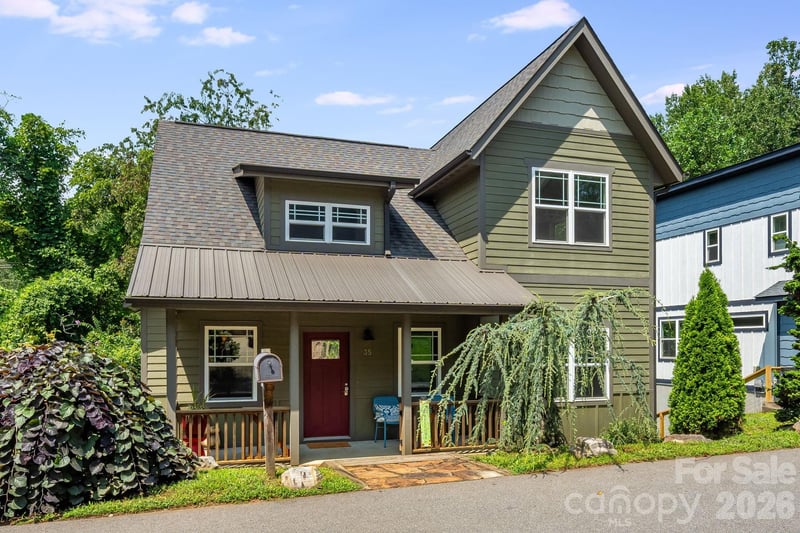 35 Emmett Lane, Asheville, NC - 3 beds, 2 baths, 1,430 sqft - $599,000