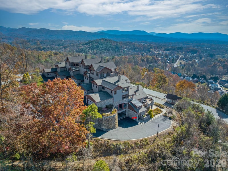 4 Chimney Crest Drive F, Asheville, NC - 1 bed, 1.5 baths, 1,204 sqft - $555,000