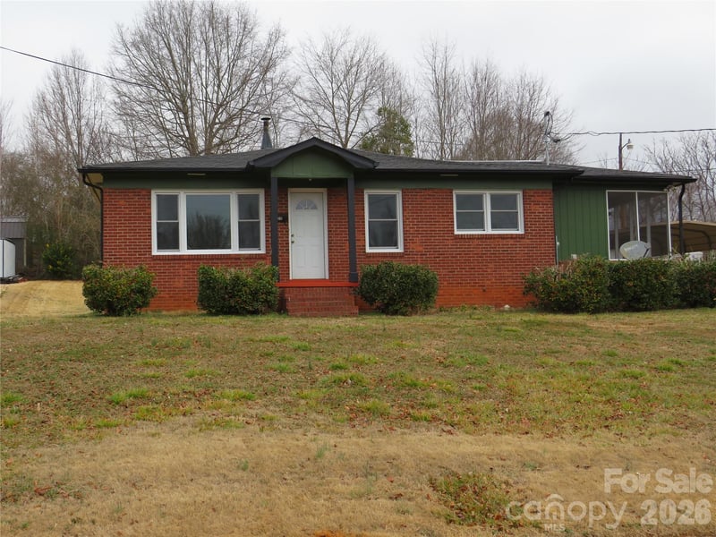 274 Georgia, Spindale, NC - 2 beds, 1 bath, 918 sqft - $179,000