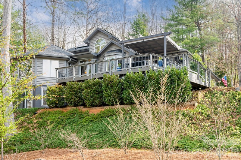 168 Skyview Circle, Asheville, NC - 4 beds, 3.5 baths, 3,240 sqft - $1,298,000