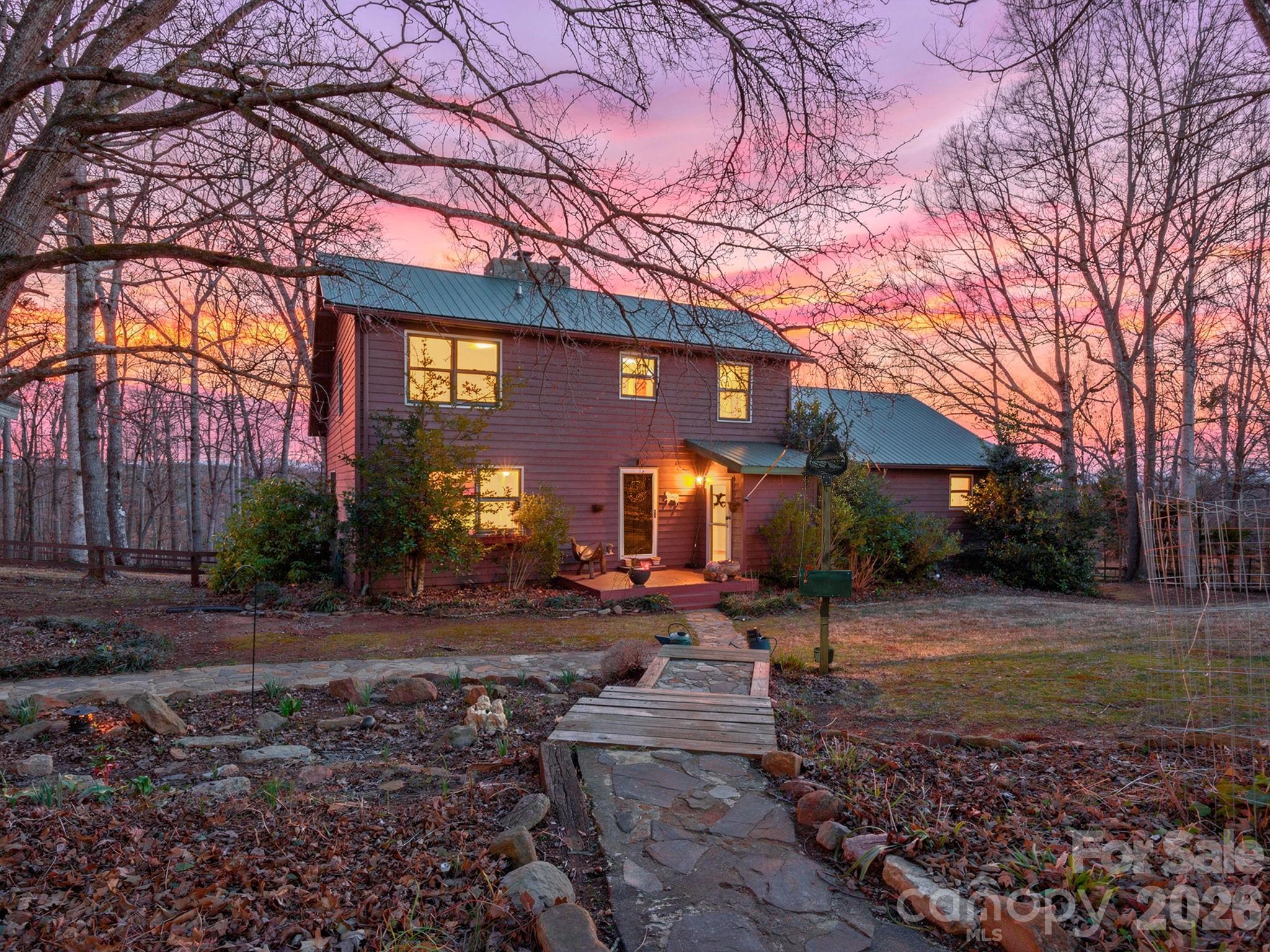 405 Loop, Campobello, SC. property listing photo