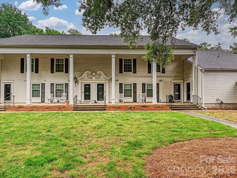 7004 Quail Hill Road, Charlotte, NC - 2 beds, 2 baths, 1,262 sqft - $245,000