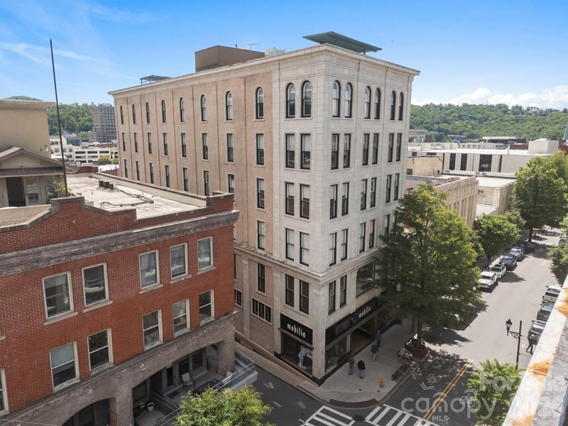 84 W Walnut Street Apt 405, Asheville, NC - 2 beds, 2 baths, 1,152 sqft - $675,000