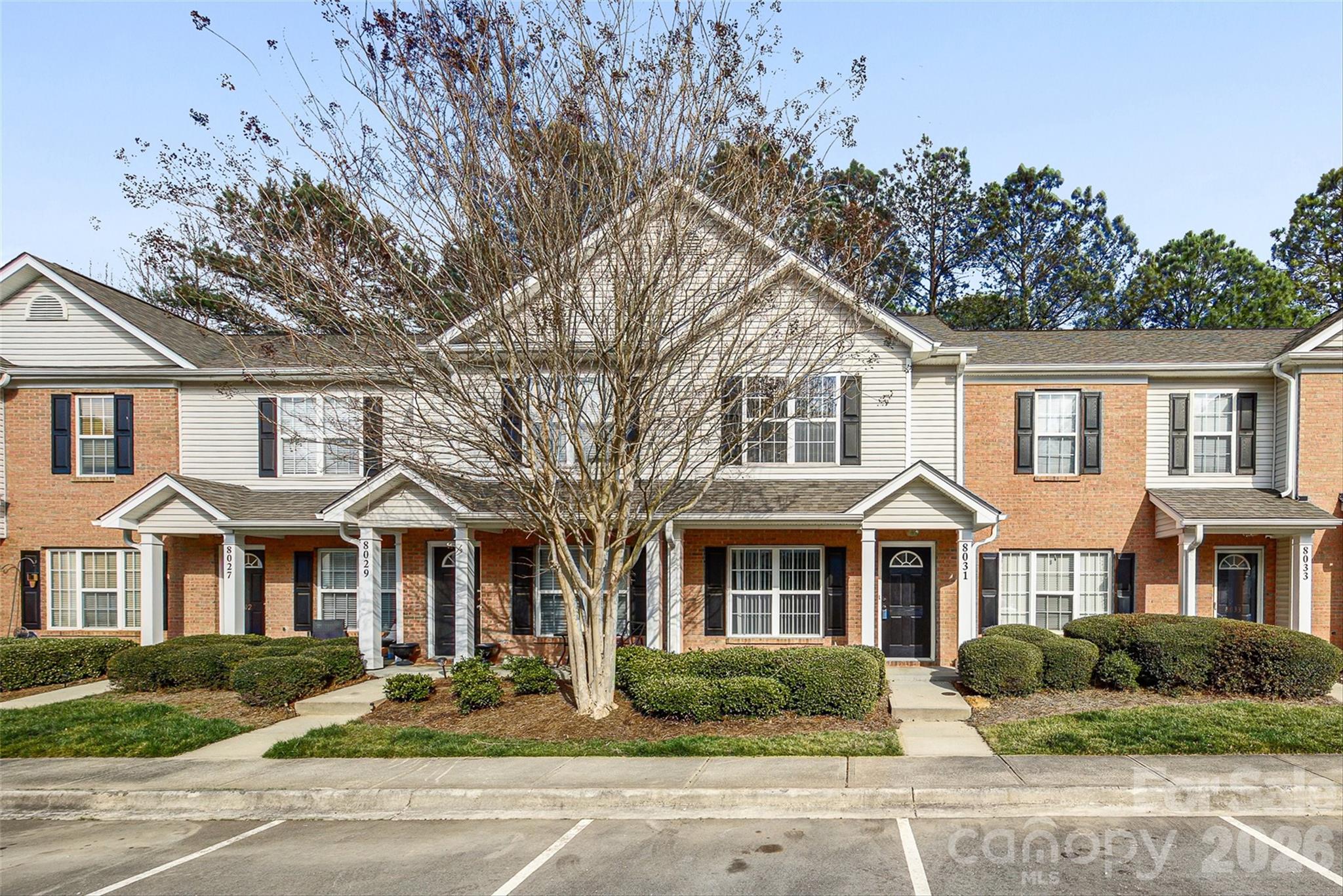 8031 Stoneham Court, Matthews, NC. property listing photo