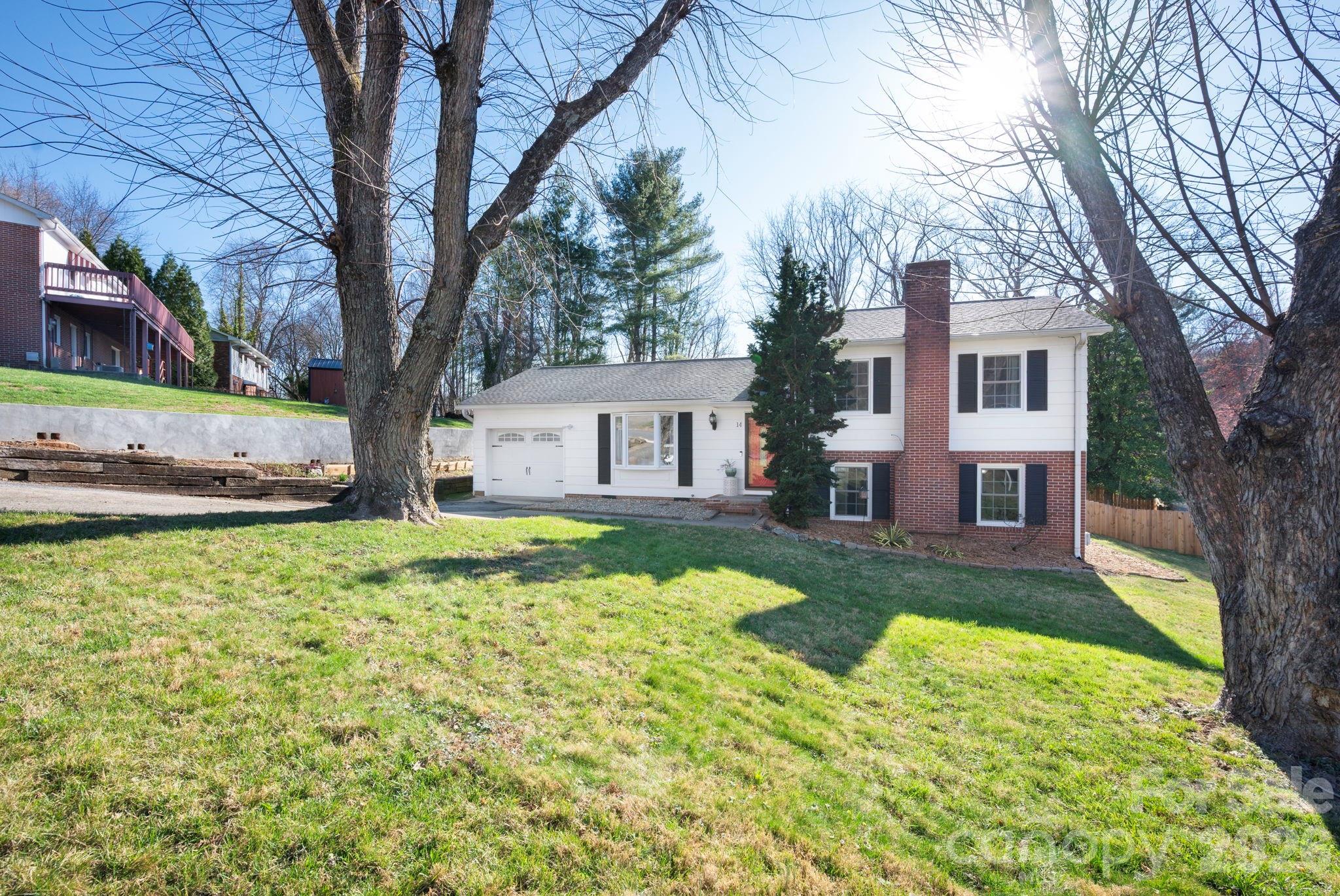 14 Lynwood Circle, Asheville, NC. property listing photo