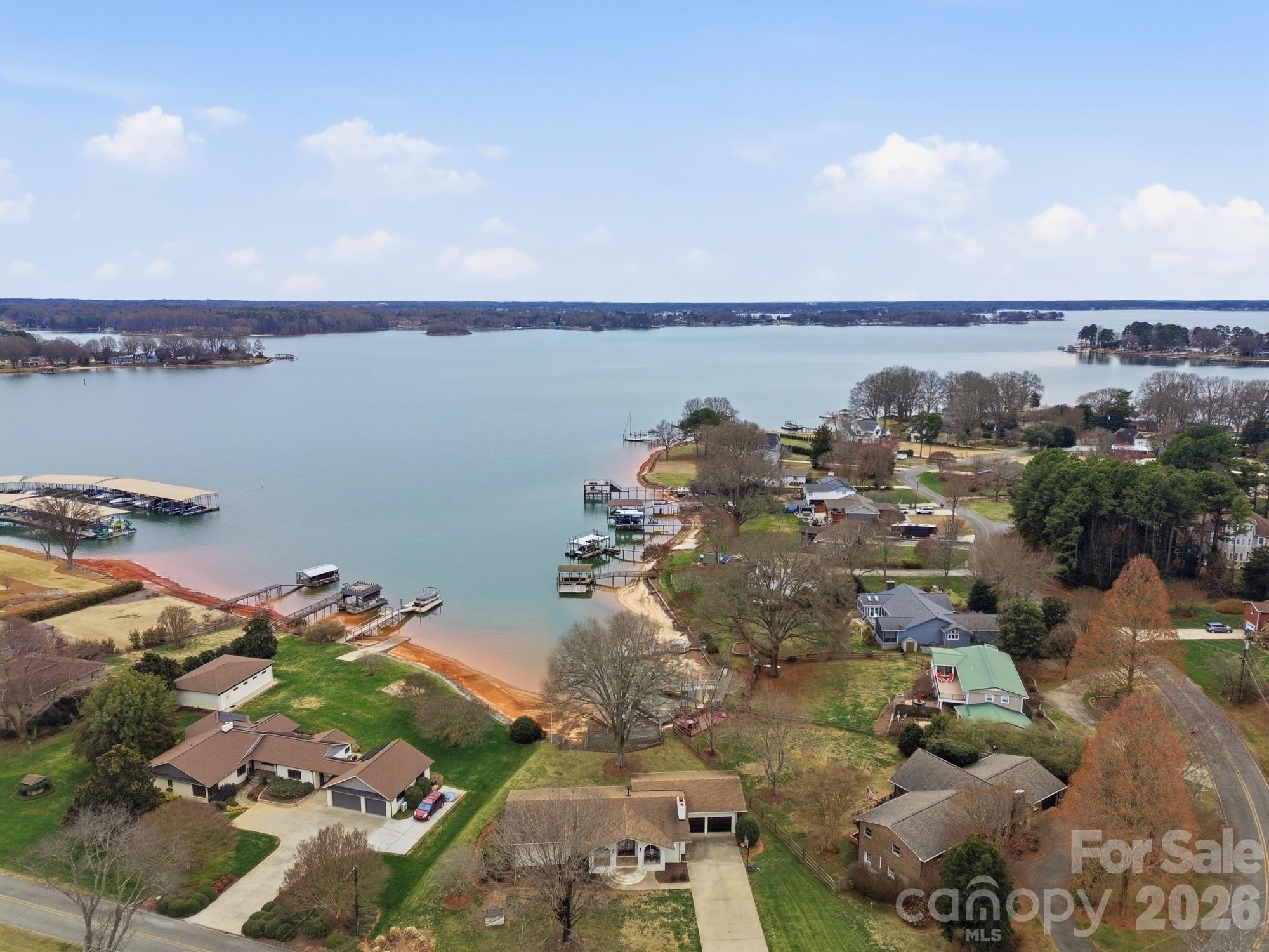 332 Shoreline Loop, Mooresville, NC. property listing photo