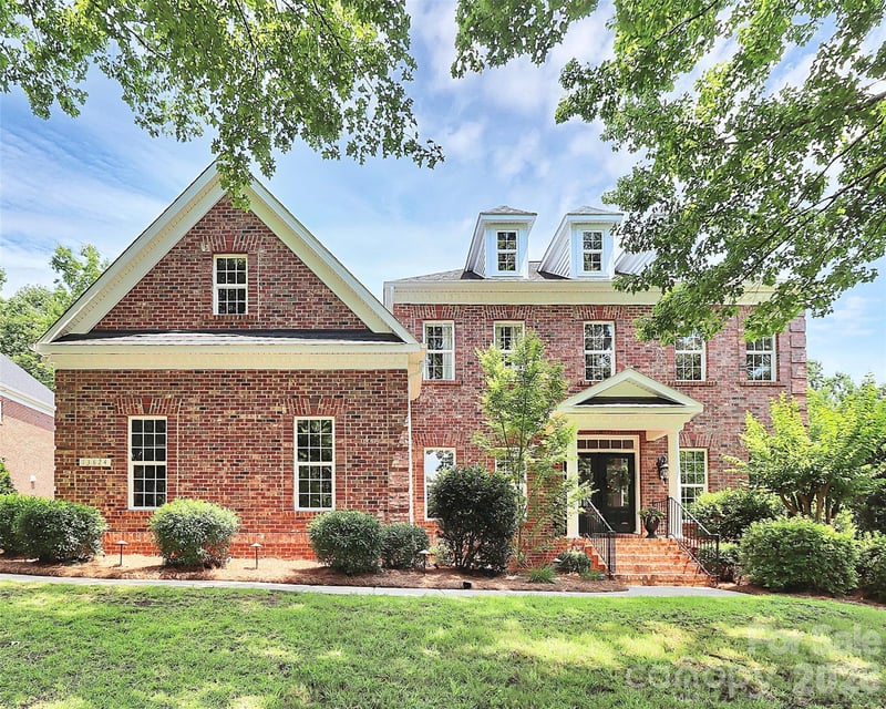 13824 Glen Abbey Drive, Charlotte, NC - 4 beds, 3.5 baths, 3,855 sqft - $869,000