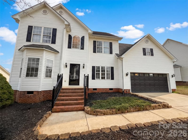 368 Holstein, Dallas, NC - 5 beds, 3 baths, 2,265 sqft - $379,000