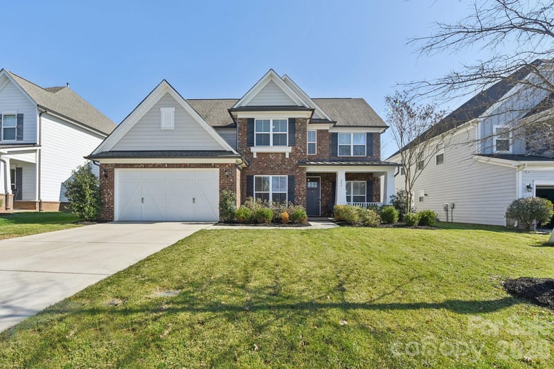 204 Hampton Trail Drive, Fort Mill, SC - 5 beds, 3.5 baths, 3,380 sqft - $725,000