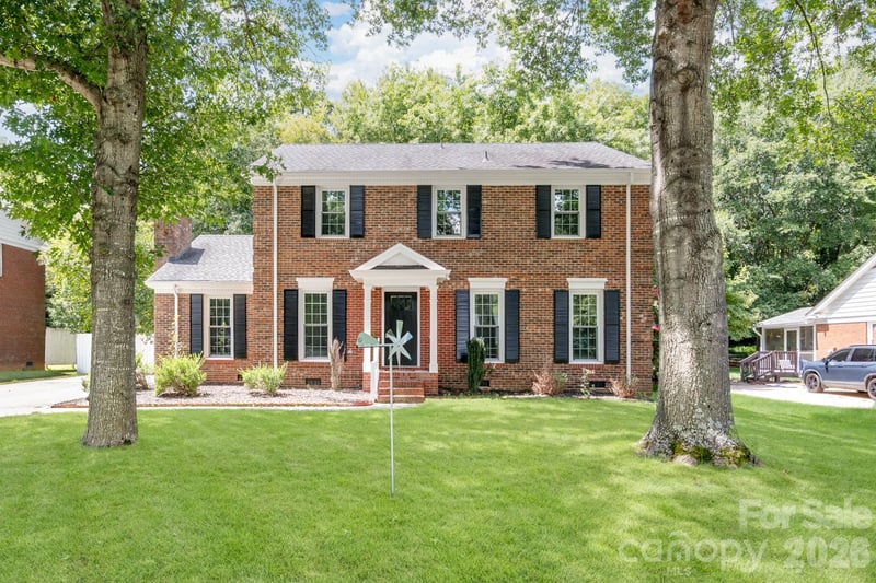 9918 Ridgemore Drive, Charlotte, NC - 4 beds, 2.5 baths, 2,420 sqft - $599,000