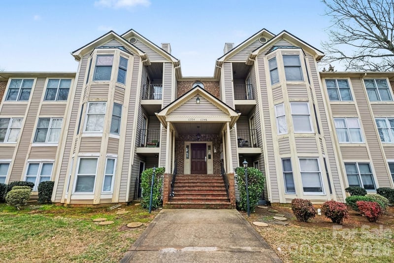 6234 Rosecroft Drive, Charlotte, NC - 2 beds, 2 baths, 1,105 sqft - $115,000