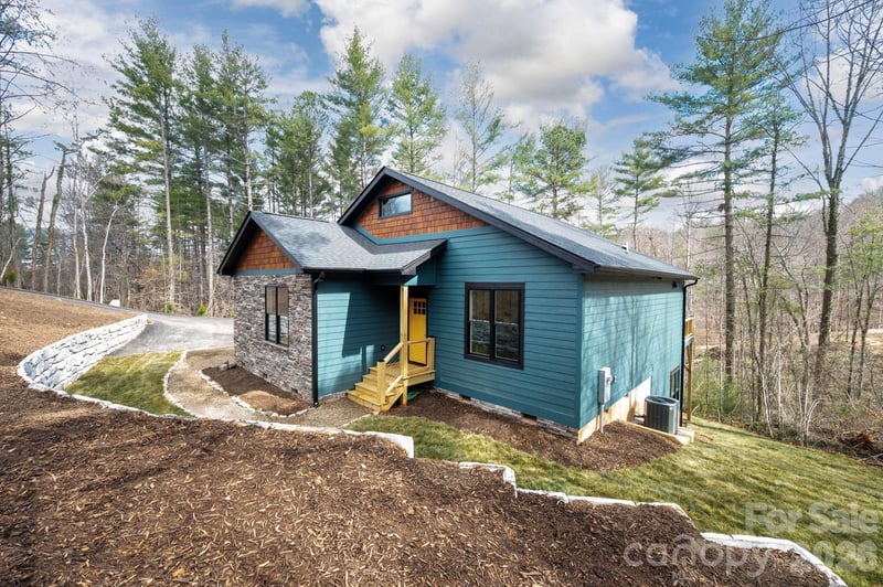 22 Deep Woods Road, Weaverville, NC - 3 beds, 4 baths, 2,512 sqft - $799,000