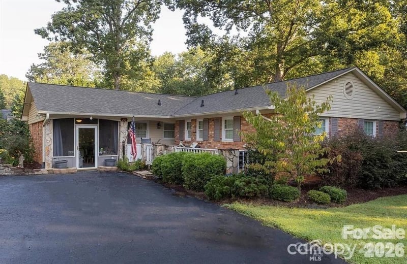 211 General Stonewall Jackson Drive, Stanley, NC - 3 beds, 2 baths, 1,587 sqft - $317,500