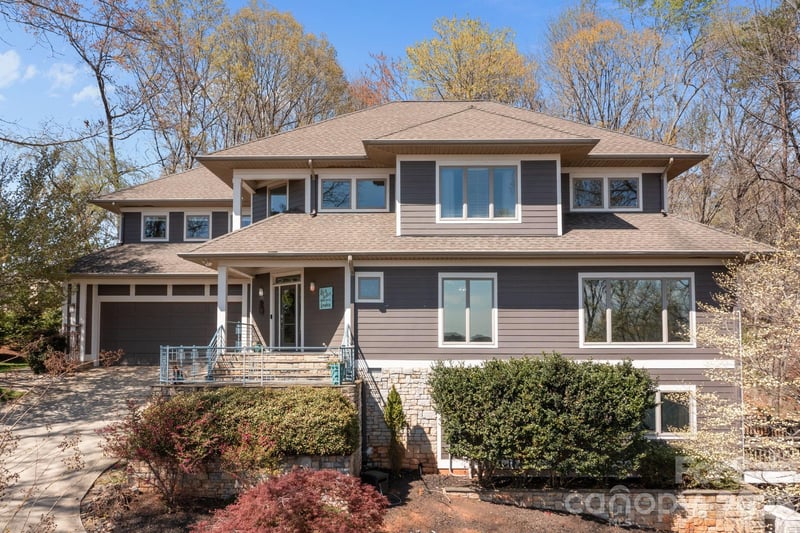 184 High Lake Drive, Statesville, NC - 3 beds, 3.5 baths, 3,867 sqft - $750,000