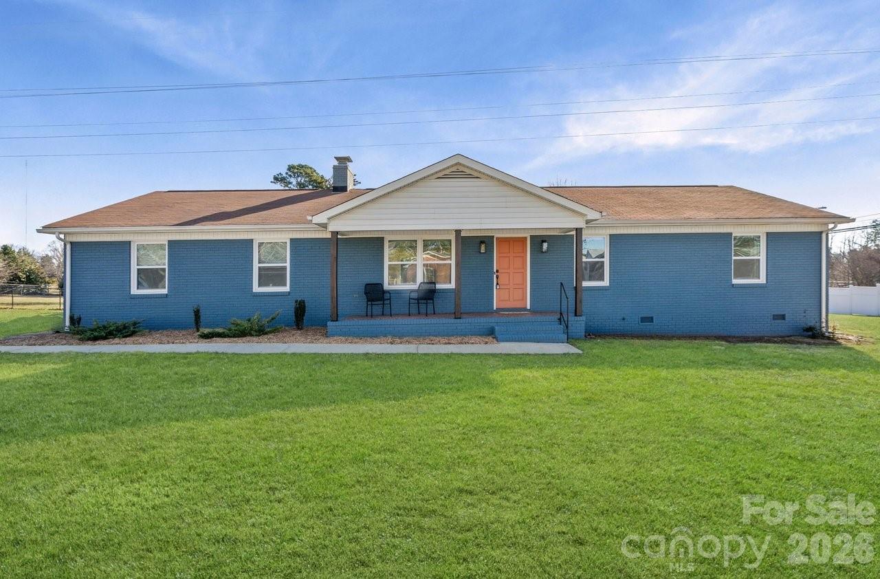 16808 Knoxwood Drive, Huntersville, NC. property listing photo