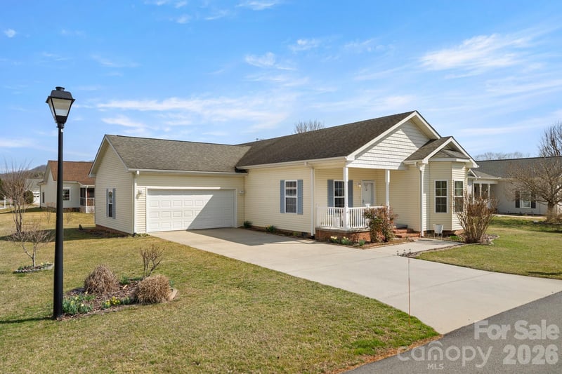 403 Sassafras Drive, Hendersonville, NC - 3 beds, 2 baths, 1,355 sqft - $375,000