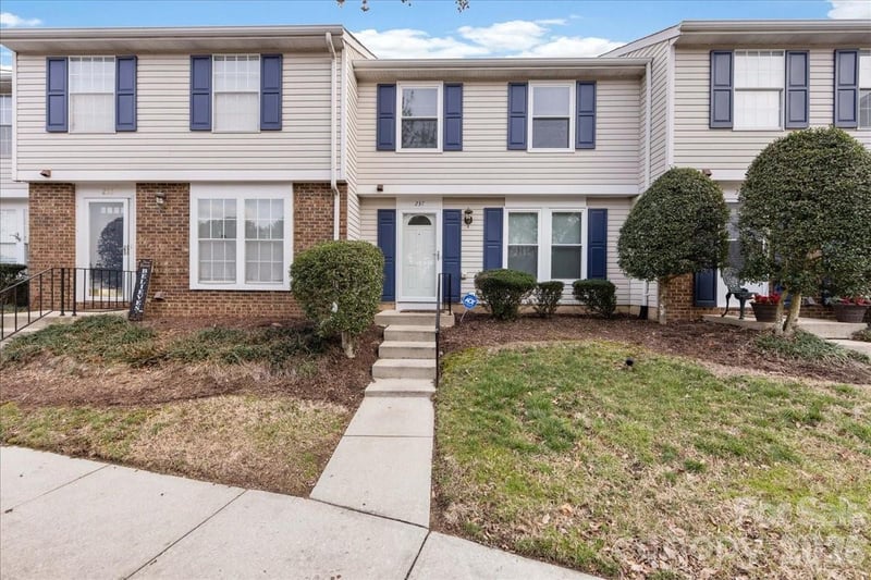 237 Water Oak Drive, Pineville, NC - 3 beds, 1.5 baths, 1,340 sqft - $260,000