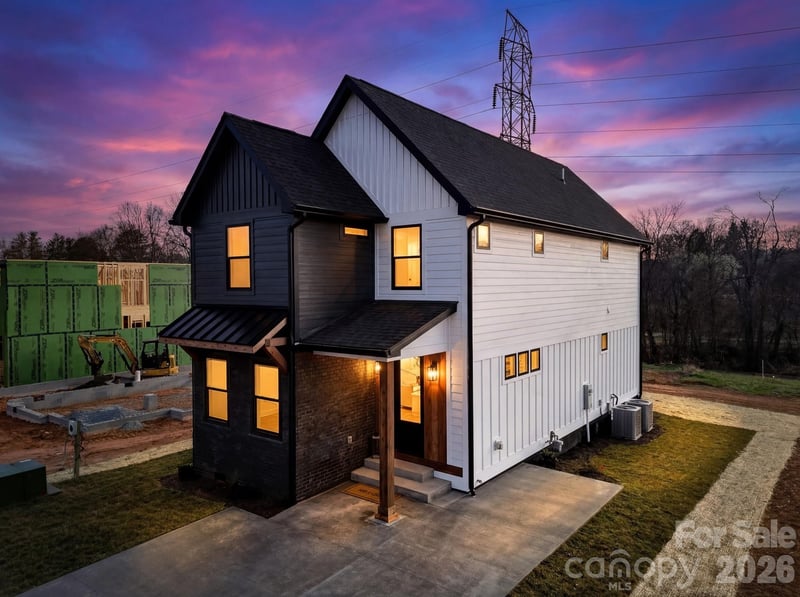 4 S Martha Kate Drive, Hendersonville, NC - 3 beds, 3 baths, 1,888 sqft - $579,000