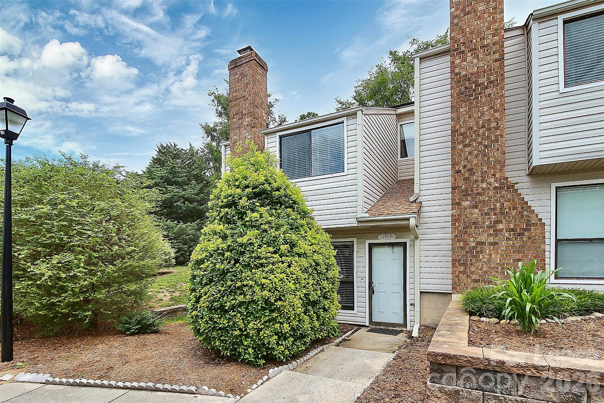 10913 Carmel Crossing Road, Charlotte, NC. property listing photo
