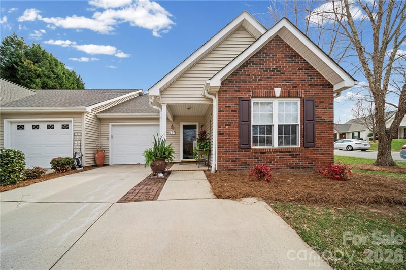 191 Oak Village Parkway, Mooresville, NC - 2 beds, 2 baths, 1,245 sqft - $335,000