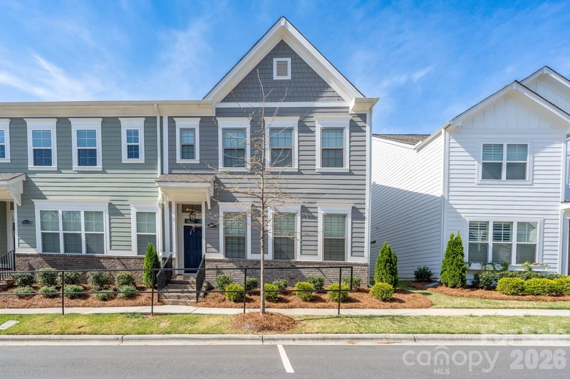 15132 Rocky Bluff Loop, Davidson, NC - 3 beds, 2.5 baths, 2,522 sqft - $609,000