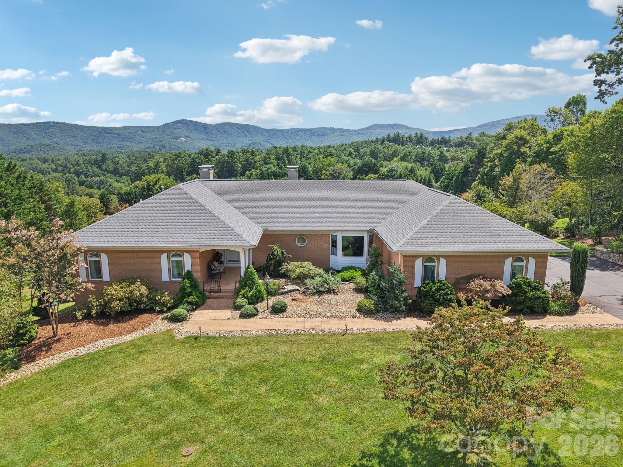 18 Thornapple, Hendersonville, NC. property listing photo
