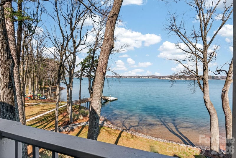 345 Northwest, Davidson, NC - 2 beds, 2 baths, 857 sqft - $475,000