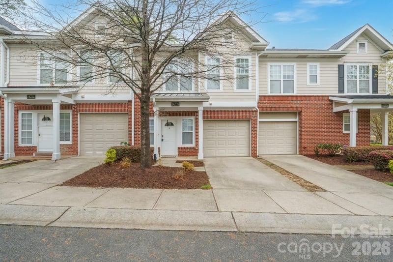 14208 Castle Abbey Lane, Charlotte, NC - 2 beds, 2.5 baths, 1,444 sqft - $355,000