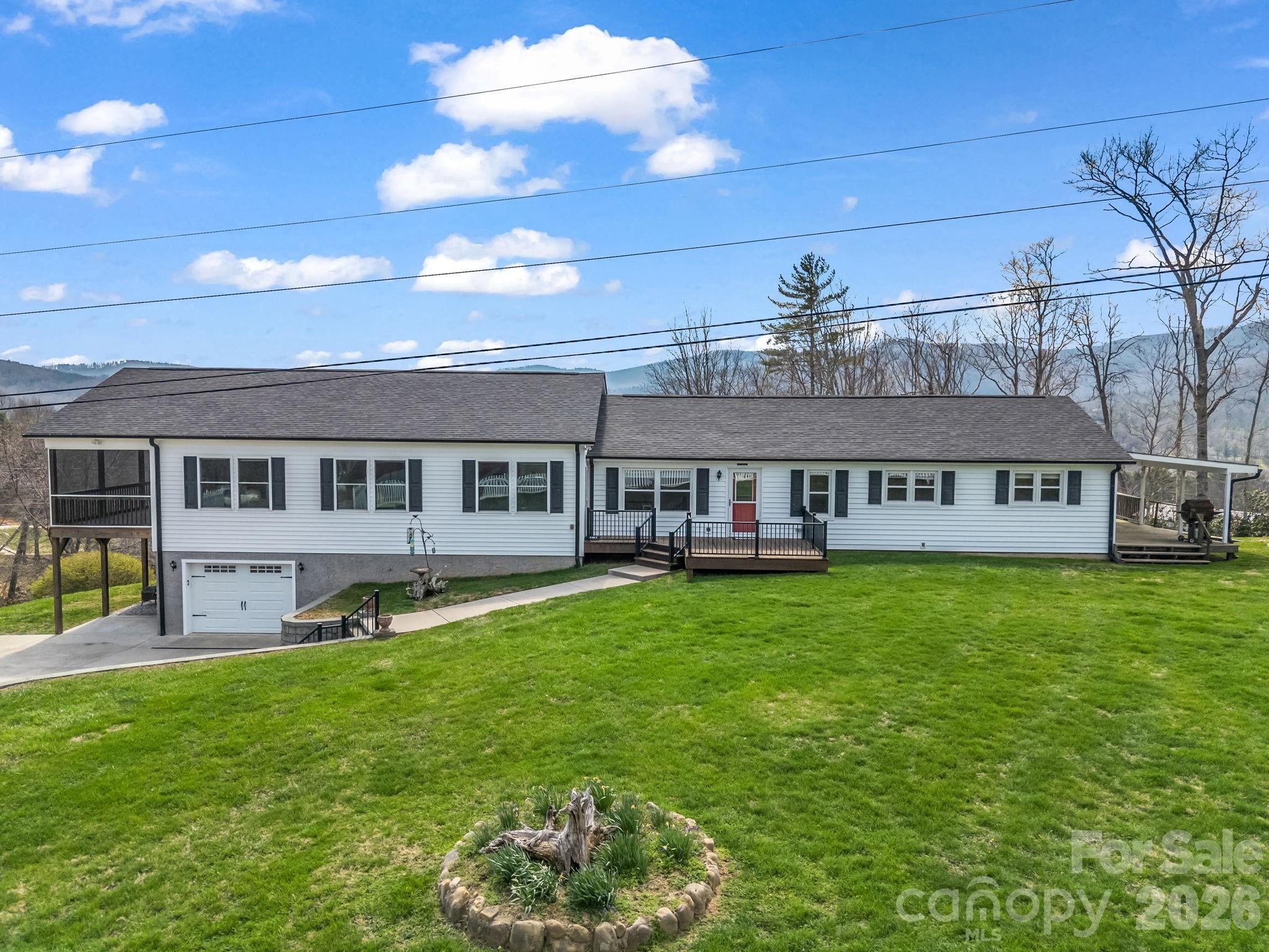 1086 Carters Ridge Road, Spruce Pine, NC. property listing photo