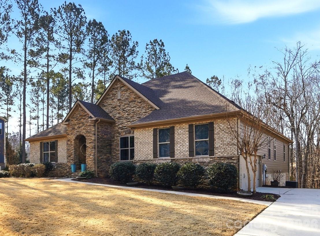 255 Bells Crossing Drive, Mooresville, NC. property listing photo