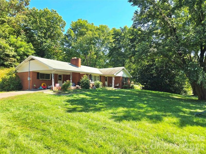 1797 Calvin Edney Road, Mars Hill, NC - 3 beds, 1 bath, 1,601 sqft - $350,000