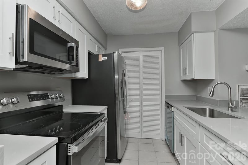 11024 Harrowfield Road, Charlotte, NC - 2 beds, 2 baths, 974 sqft - $198,000