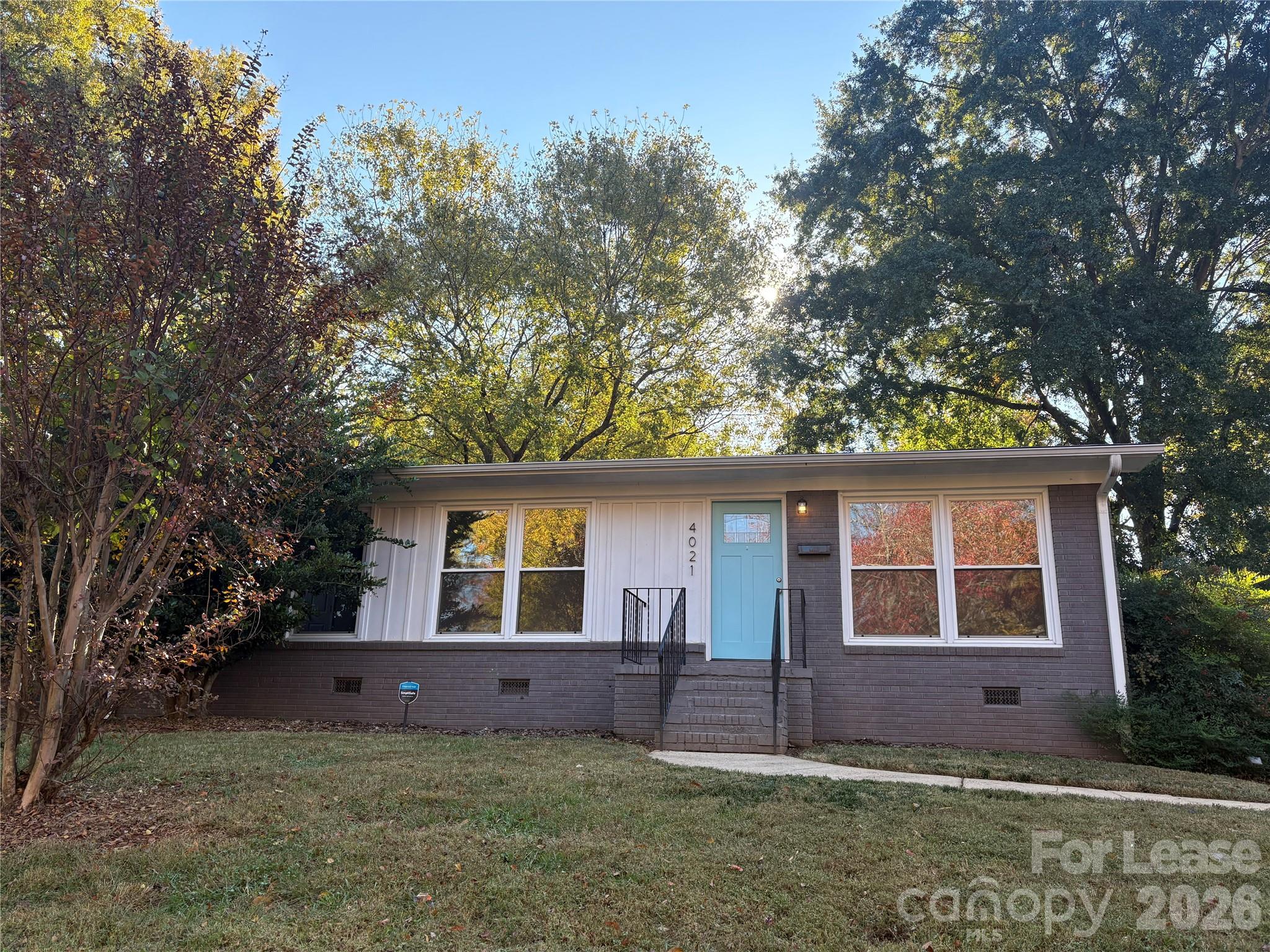 4021 Crestridge Drive, Charlotte, NC. property listing photo