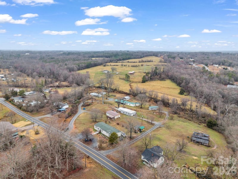 827 Old Henrietta Road, Forest City, NC - 4 beds, 3 baths, 2,128 sqft - $425,000