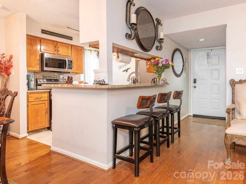 7200 Winery Lane, Charlotte, NC - 2 beds, 2 baths, 1,121 sqft - $195,000