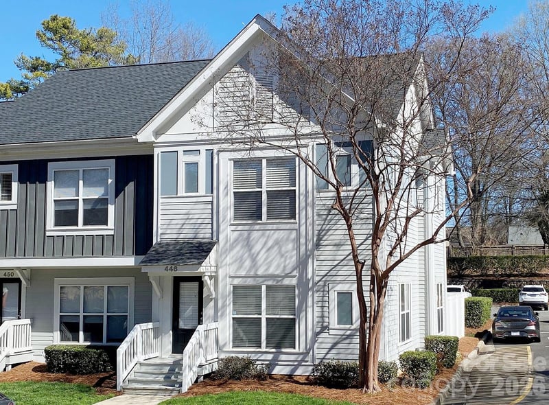 446 W Worthington Avenue, Charlotte, NC - 2 beds, 2.5 baths, 1,090 sqft - $499,900