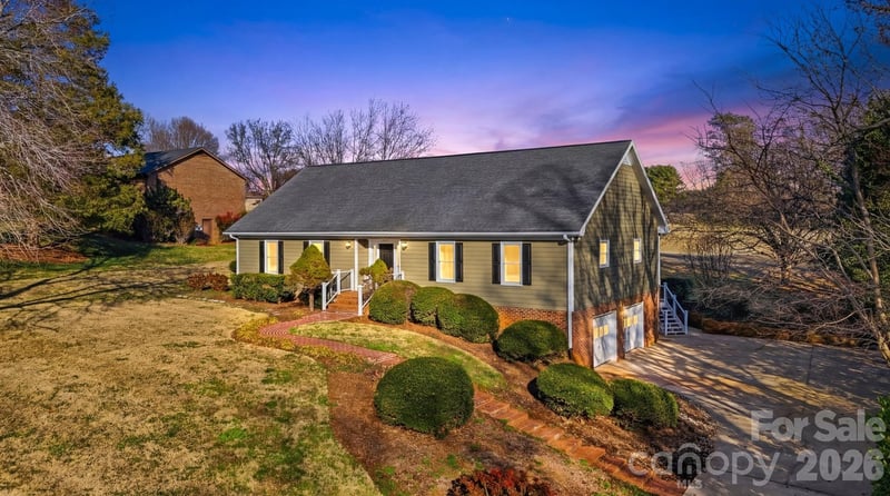 3718 Club House, Conover, NC - 3 beds, 2 baths, 2,247 sqft - $549,900