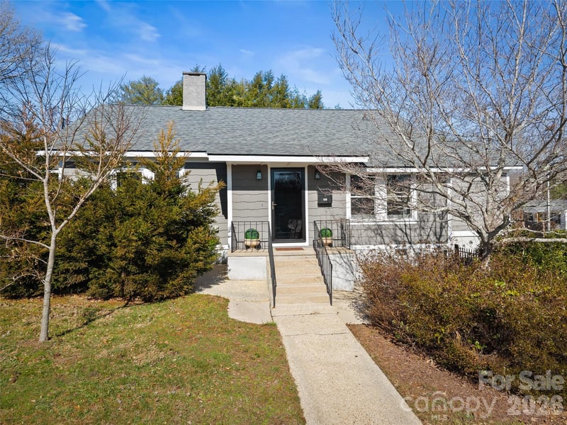 294 S Caldwell Street, Brevard, NC - 2 beds, 2 baths, 1,530 sqft - $535,000