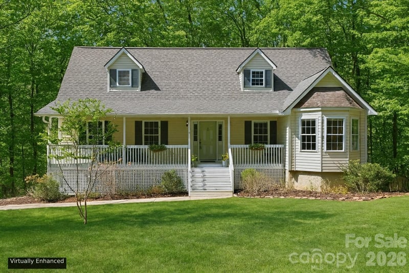 8 Fiver Lane, Asheville, NC - 3 beds, 3.5 baths, 3,034 sqft - $600,000