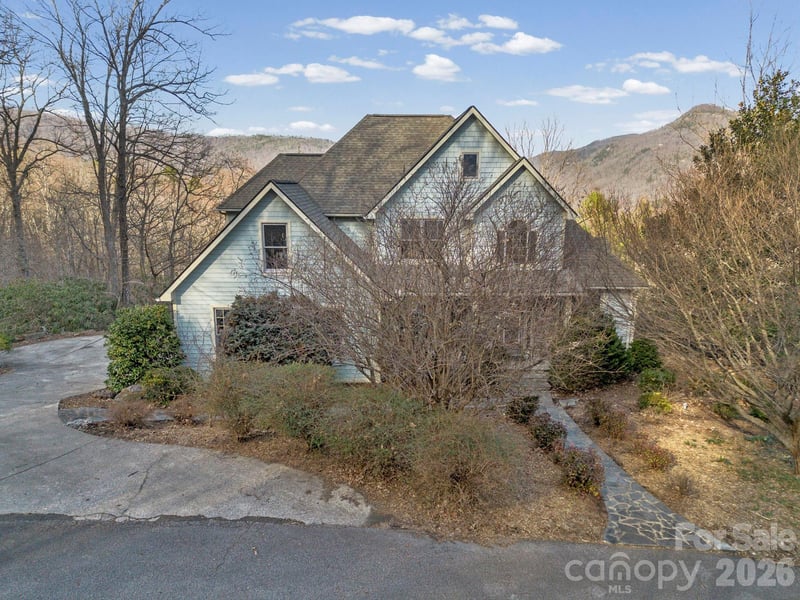 308 Bluebird, Lake Lure, NC - 3 beds, 3 baths, 2,686 sqft - $635,000