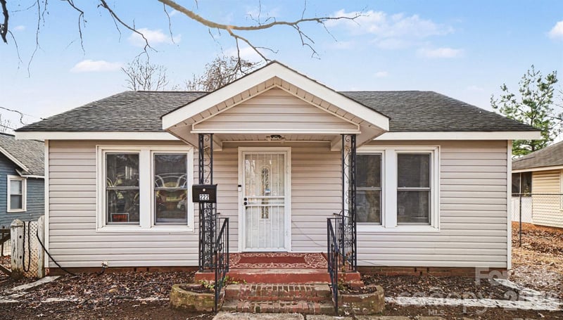222 N Linwood Avenue, Charlotte, NC - 2 beds, 1 bath, 957 sqft - $205,000