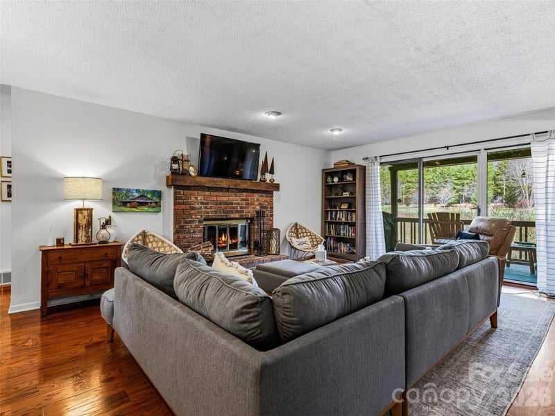 15 Gold Finch Court, Brevard, NC - 2 beds, 2 baths, 1,188 sqft - $369,900