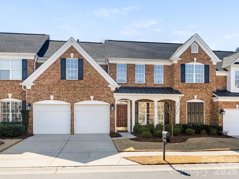 429 Eberle, Matthews, NC - 3 beds, 3 baths, 2,400 sqft - $550,000