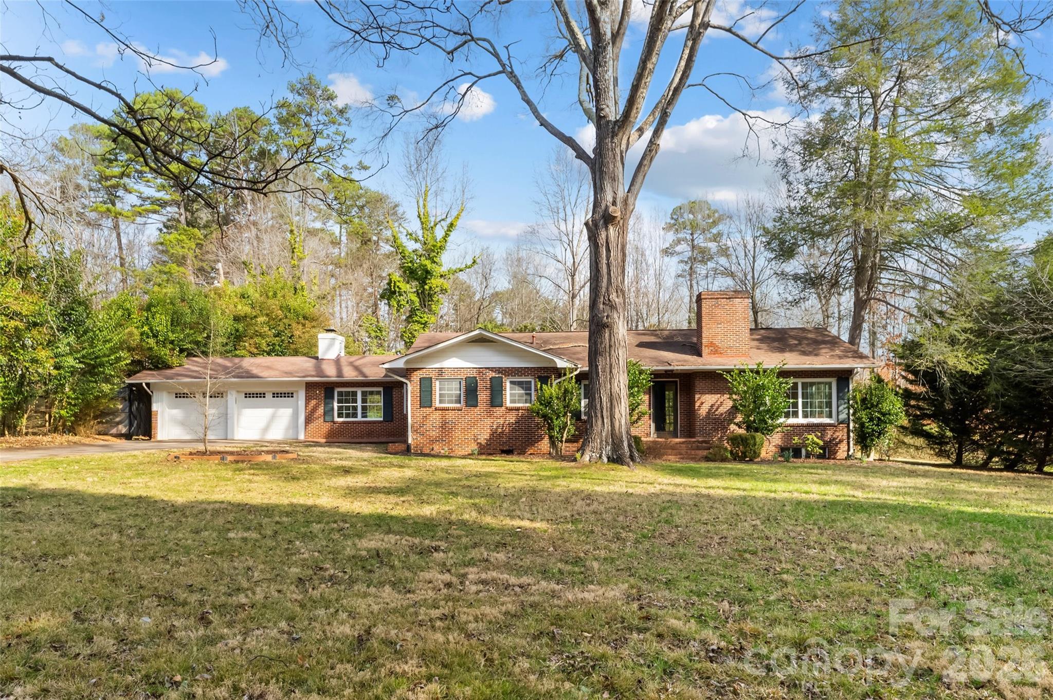 121 33rd Avenue NE, Hickory, NC. property listing photo