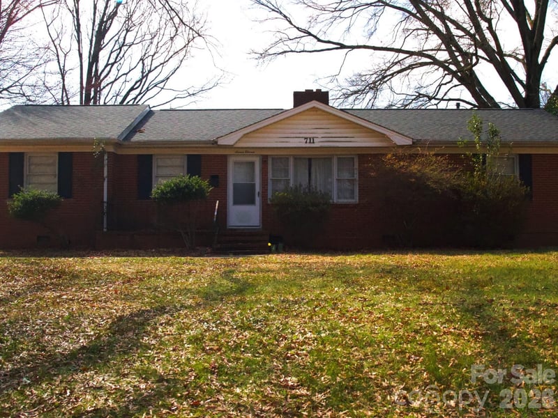 711 Yuma Street, Charlotte, NC - 4 beds, 1.5 baths, 1,562 sqft - $285,000